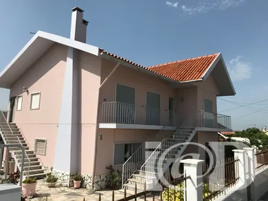 Casa/Moradia em Romeira e Várzea