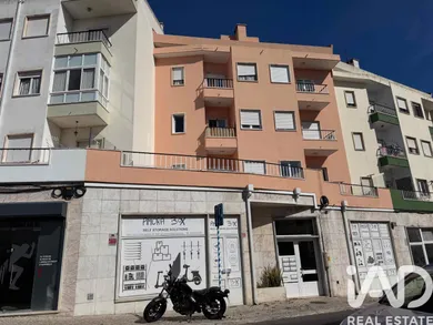 Apartamento T1 em Algés, Linda-a-Velha e Cruz Quebrada-Dafundo