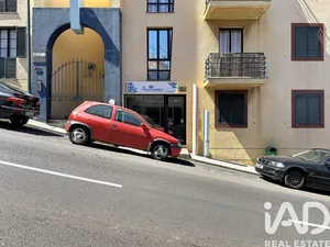 Shop/Premises commercial  in Santo António
