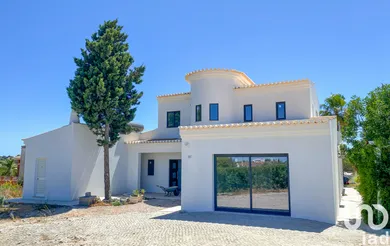 House  at Lagoa e Carvoeiro
