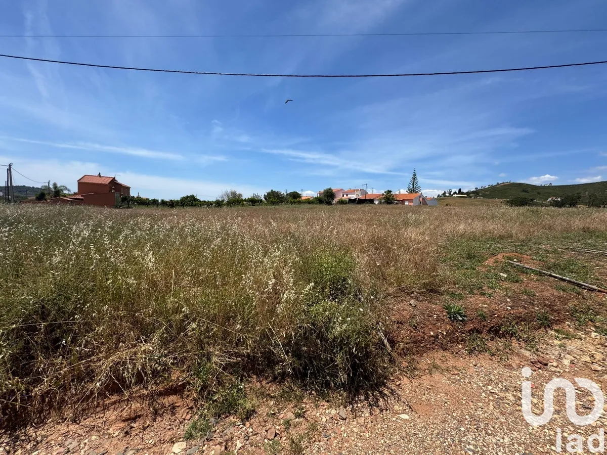 Terreno de 9360 m² em Silves