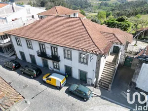 Casa/Moradia em Vila Cova da Lixa e Borba de Godim