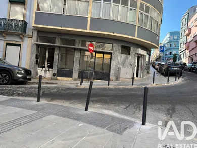 Shop/Premises commercial in Arroios