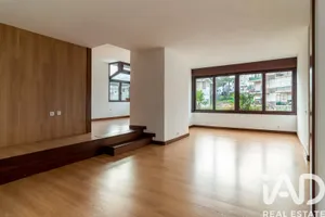 Apartment T4 in Alfragide