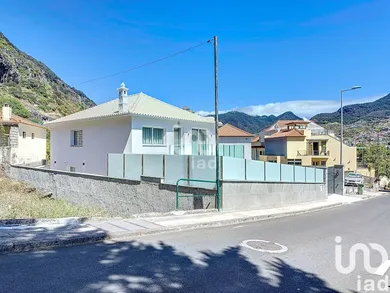 House  in Machico