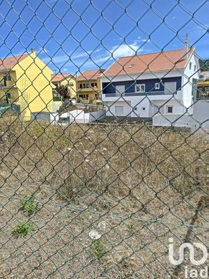 Land  at Pontinha e Famões