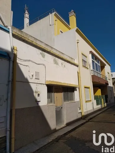 Casa com espaço comercial  em Moncarapacho e Fuseta