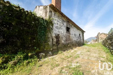 Casa/Moradia em Santa Cruz da Trapa e São Cristóvão de Lafões