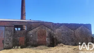 Armazém em Canas de Santa Maria