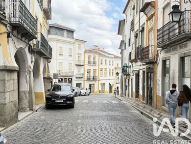 Shop/Premises commercial in Évora (São Mamede, Sé, São Pedro e Santo Antão)