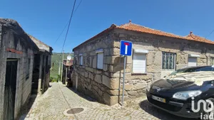 Casa em Girabolhos