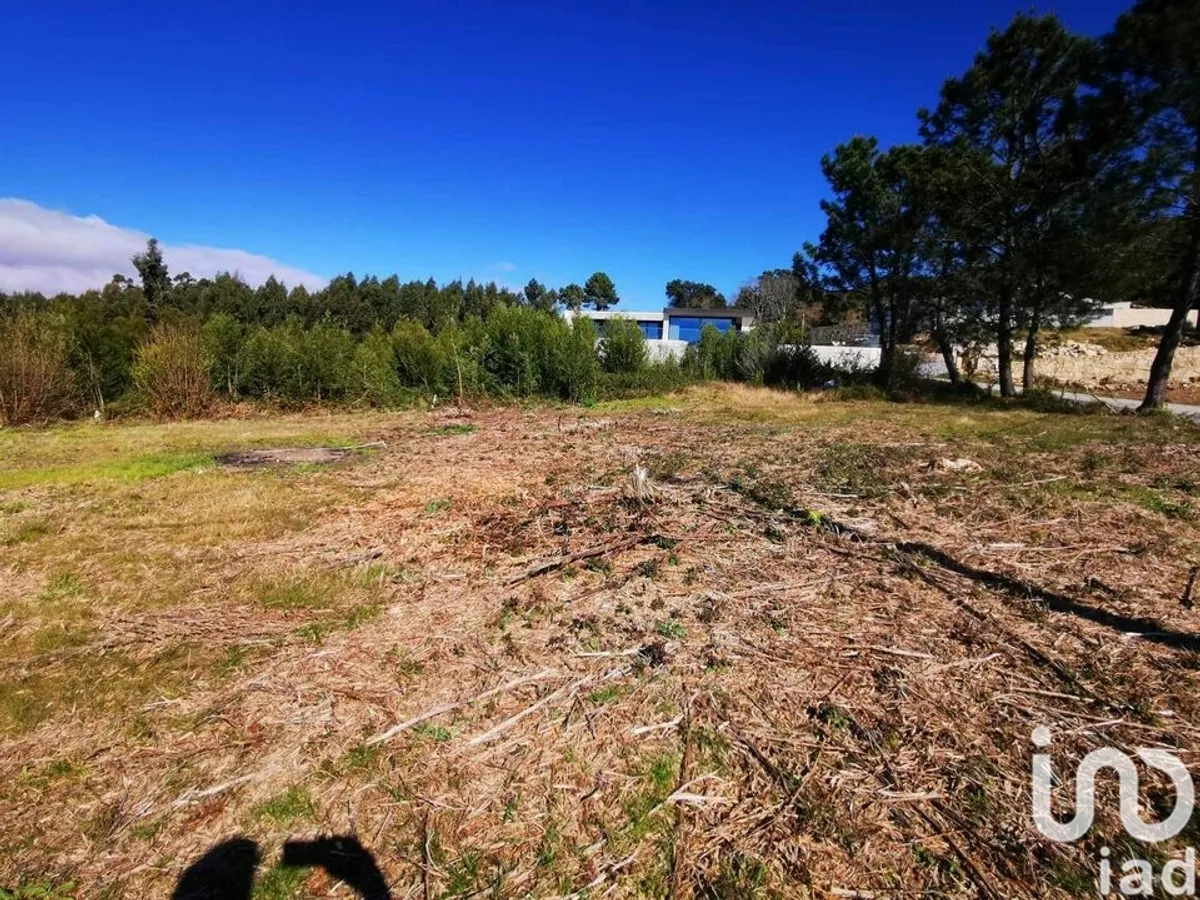 Terreno urbano de 1162 m² em Gandra e Taião