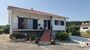 Casa de aldeia em Cadaval e Pêro Moniz