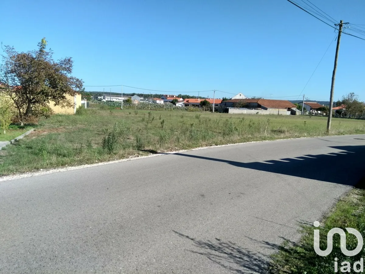 Terreno urbano de 2300 m² em Monte Redondo e Carreira