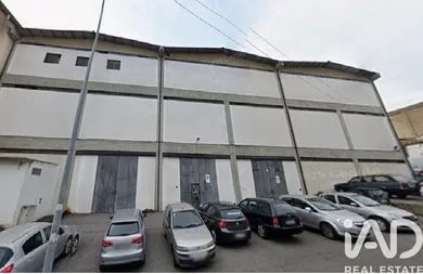 Warehouse at Camarate, Unhos e Apelação