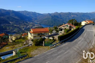 Fotografia 1 de Terreno de 2500 m² em Ventosa e Cova