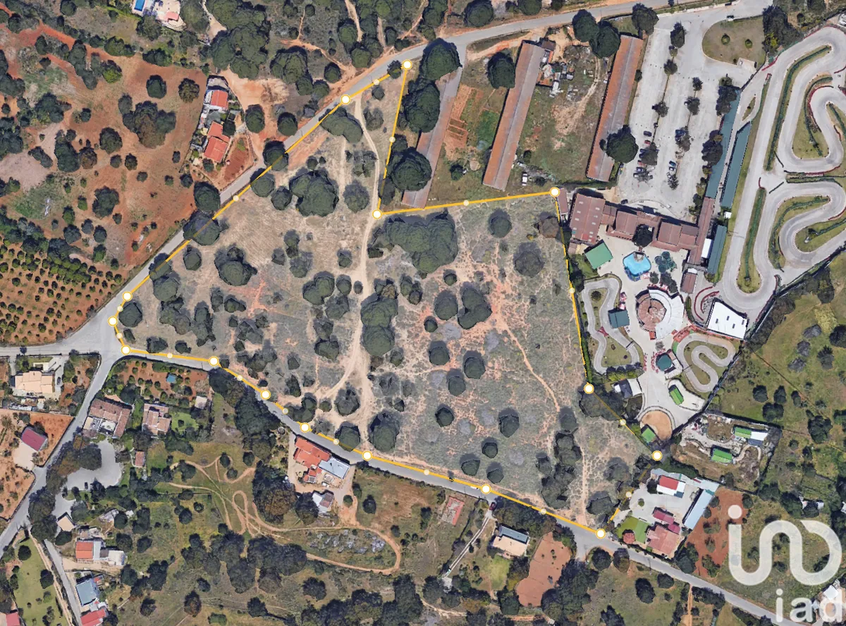 Terreno de 38 468 m² em Quarteira
