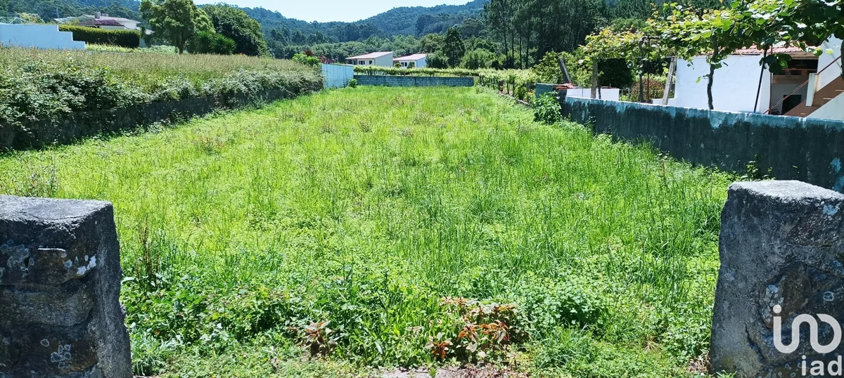 Terreno de 860 m² em Antas