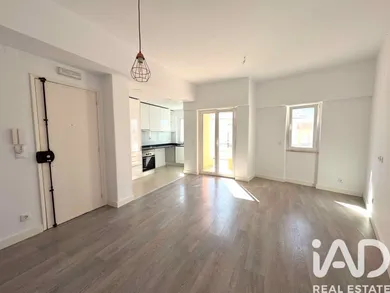 Apartment T1 in Algés, Linda-a-Velha e Cruz Quebrada-Dafundo