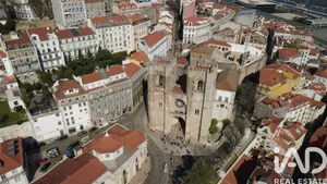 Apartamento T4 em Santa Maria Maior