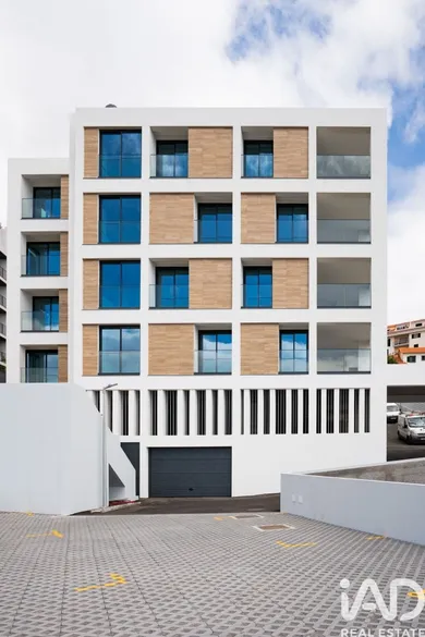 Apartamento T3 em Caniço
