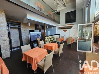 Shop/Premises commercial in São Martinho