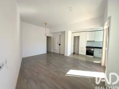 Apartment T1 in Algés, Linda-a-Velha e Cruz Quebrada-Dafundo