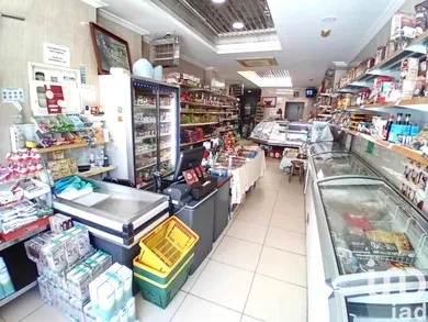 Loja / Estabelecimento Comercial  em Vila e Roussas