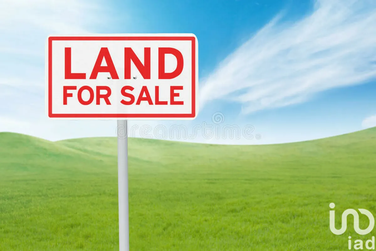 Terreno de 696 m² em Almancil