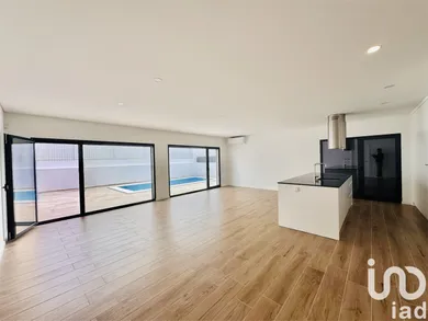 House  in Fernão Ferro