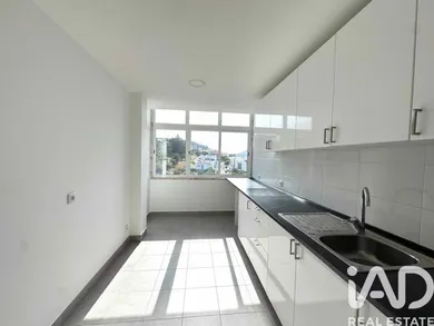 Apartamento T2 em Ramada e Caneças
