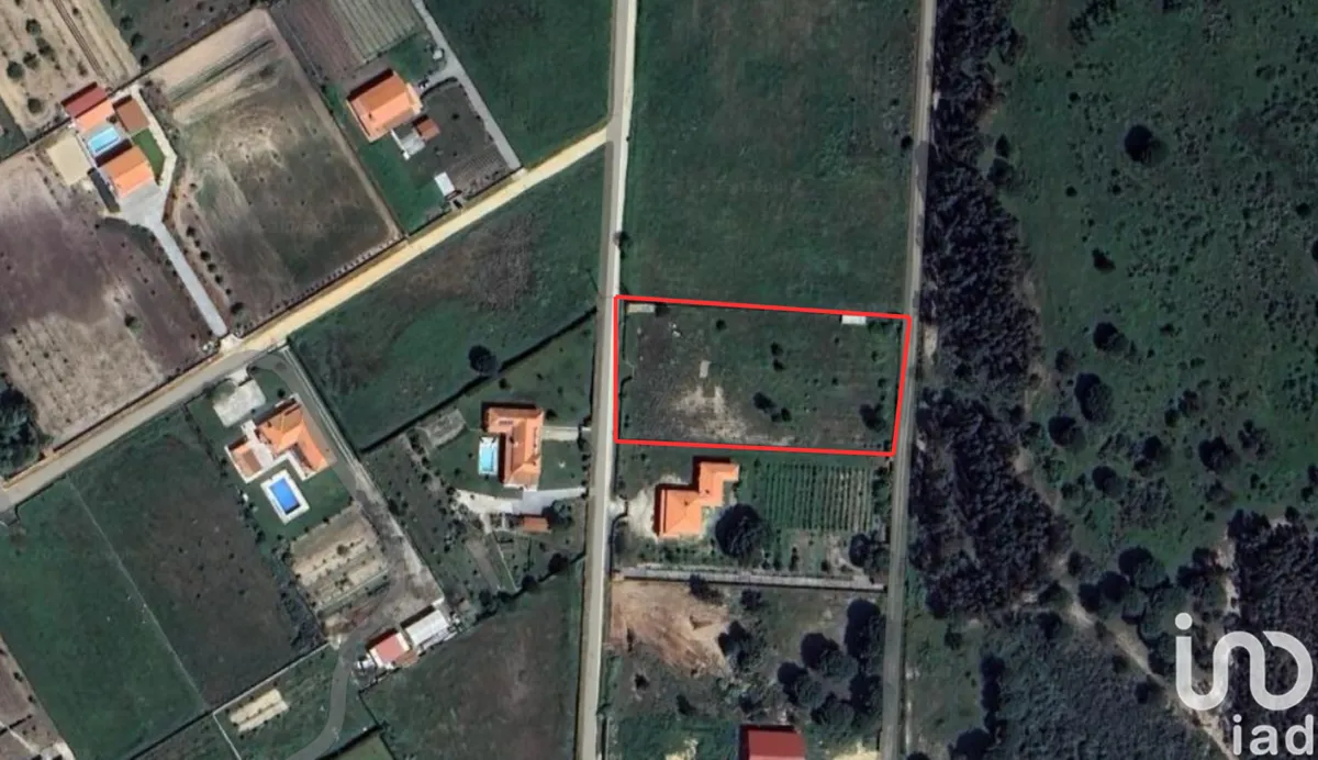 Terreno de 4990 m² em Benavente