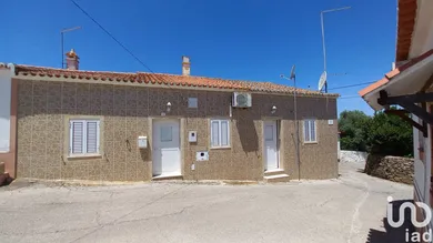 Maison de village à Giões