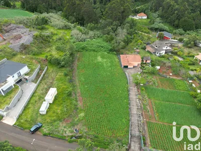 Fotografia 3 de Terreno de 1310 m² em São Jorge