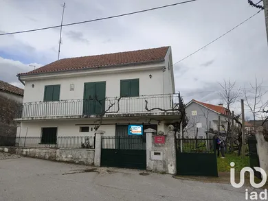 Casa de aldeia em Ruvina, Ruivós e Vale das Éguas