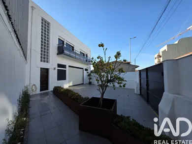 Townhouse in São Mamede de Infesta e Senhora da Hora