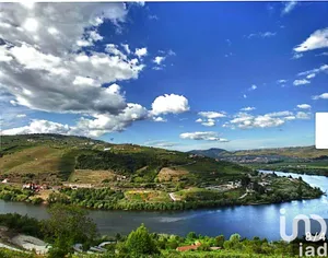 Shop/Premises commercial at Lamego (Almacave e Sé)