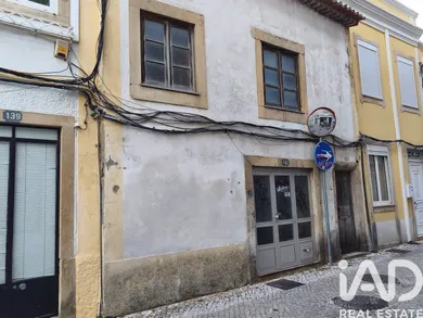Casa/Moradia  em Tomar (São João Baptista) e Santa Maria dos Olivais
