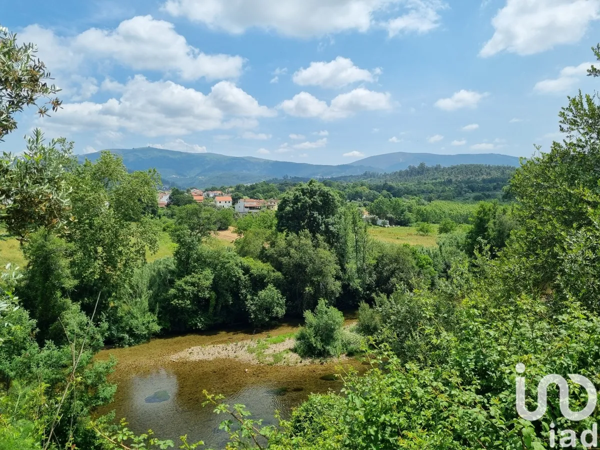 Terreno de 1002 m² em Sarzedo