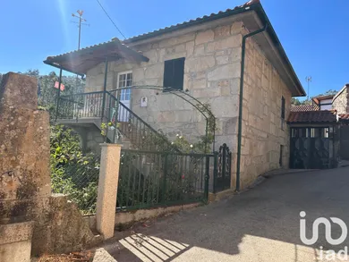 Maison à Santa Cruz da Trapa e São Cristóvão de Lafões