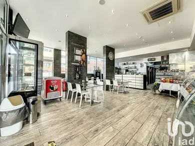 Shop/Premises commercial in São Martinho