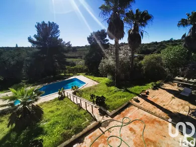 Casa/Moradia em Estômbar e Parchal