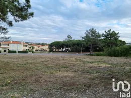 Land  in Vau
