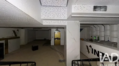 Loja / Estabelecimento Comercial em Lordelo Do Ouro E Massarelos