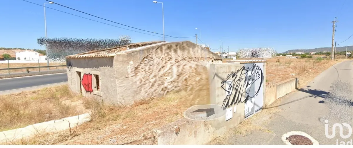 Terreno urbano de 1799 m² em Almancil