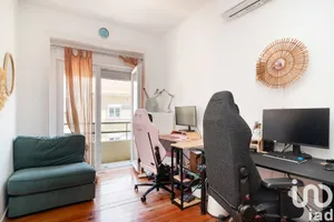 Apartamento T3 em Areeiro