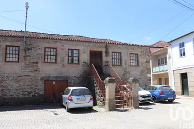 Traditional house  in Louredo e Fornelos