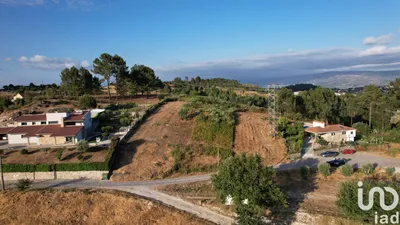 Fotografia 3 de Terreno de 2600 m² em Vila Boa de Quires e Maureles