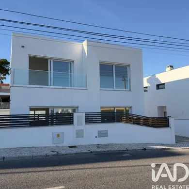 Casa/Moradia  em Rio de Mouro