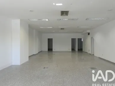 Loja / Estabelecimento Comercial em Alfragide